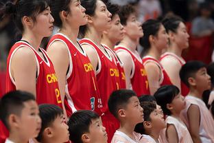 女足国脚徐欢社媒晒照，中国女足抵达澳洲受到华人球迷热情接机